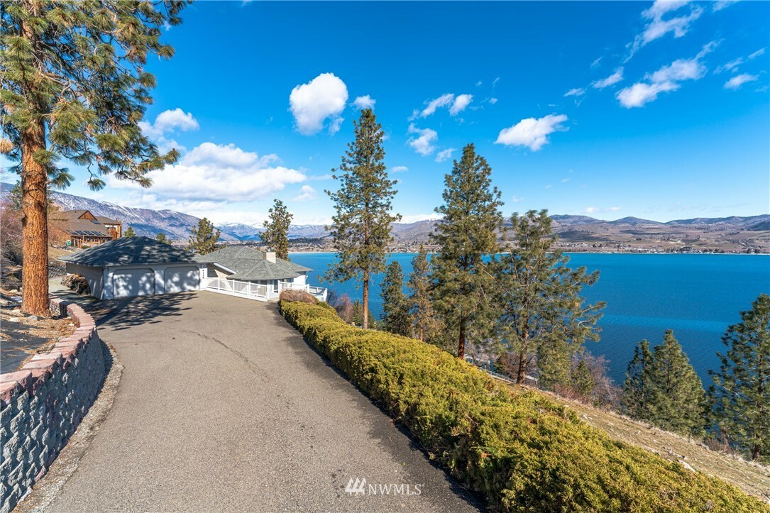 Property Photo: 4128 Sunnybank Drive WA 98816