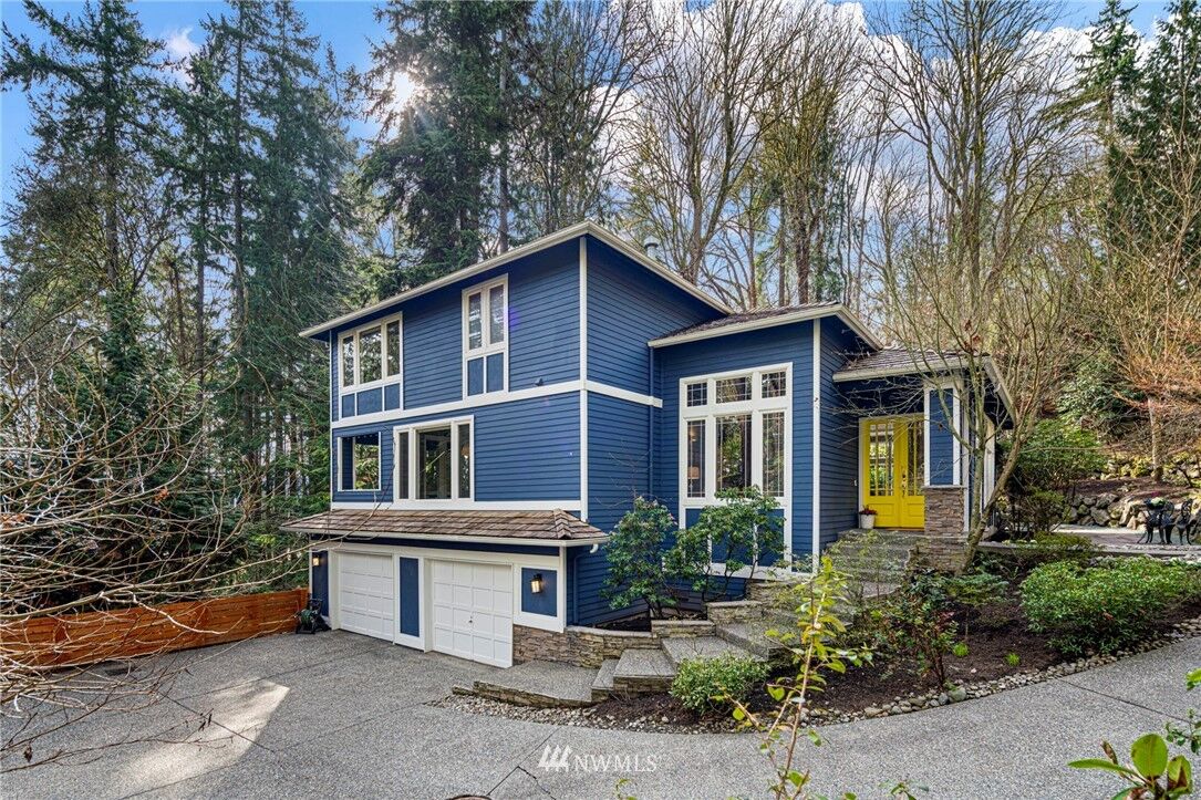 Property Photo:  4702 E Mercer Way  WA 98040 