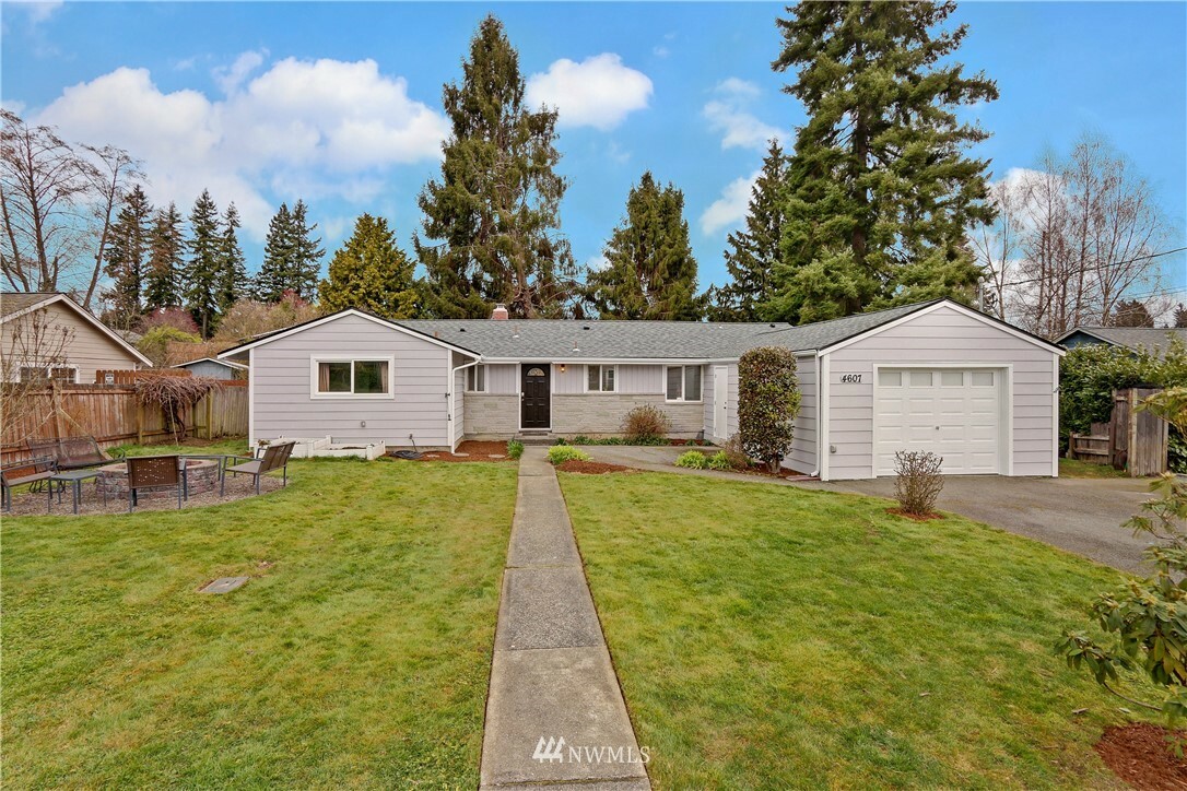 Property Photo:  4607 226th Street SW  WA 98043 