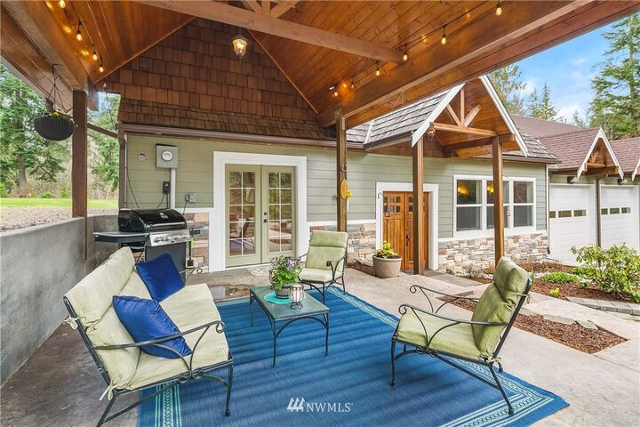 Property Photo:  24104 NE 193rd Place  WA 98077 