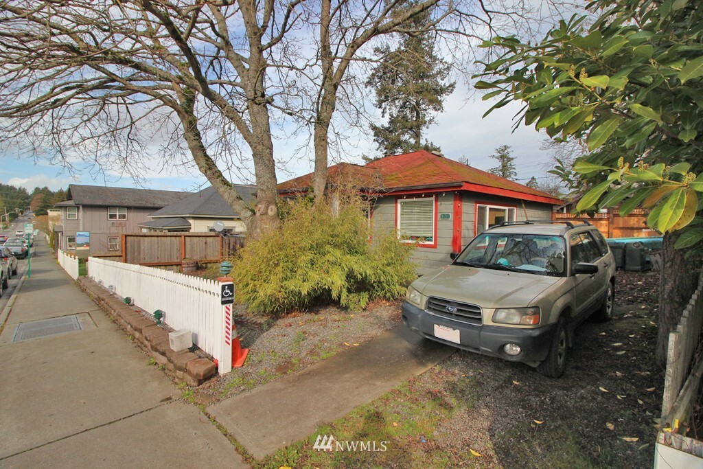 Property Photo:  520 Guard Street  WA 98250 