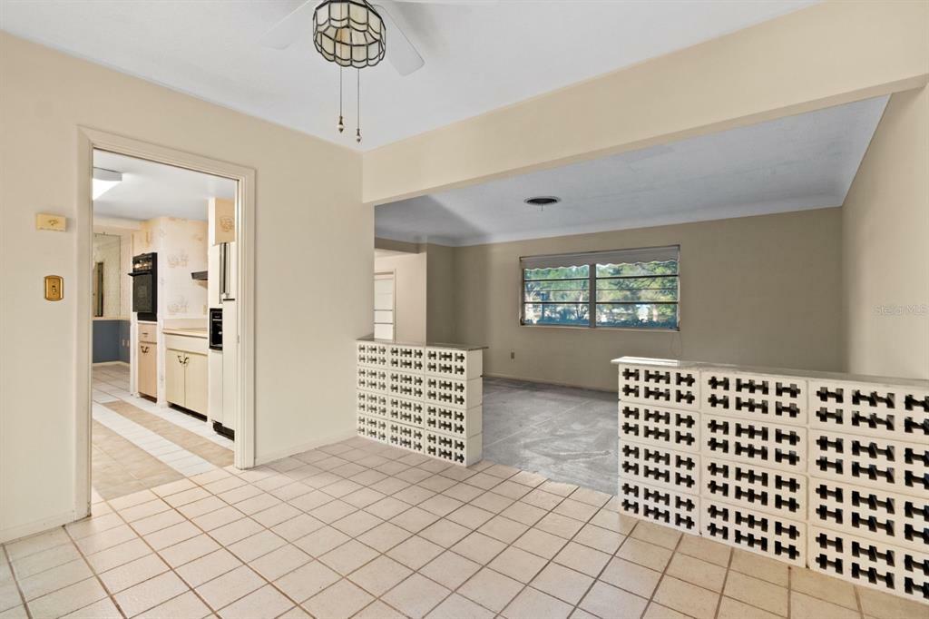 Property Photo:  1005 Palm Terrace Drive  FL 33755 