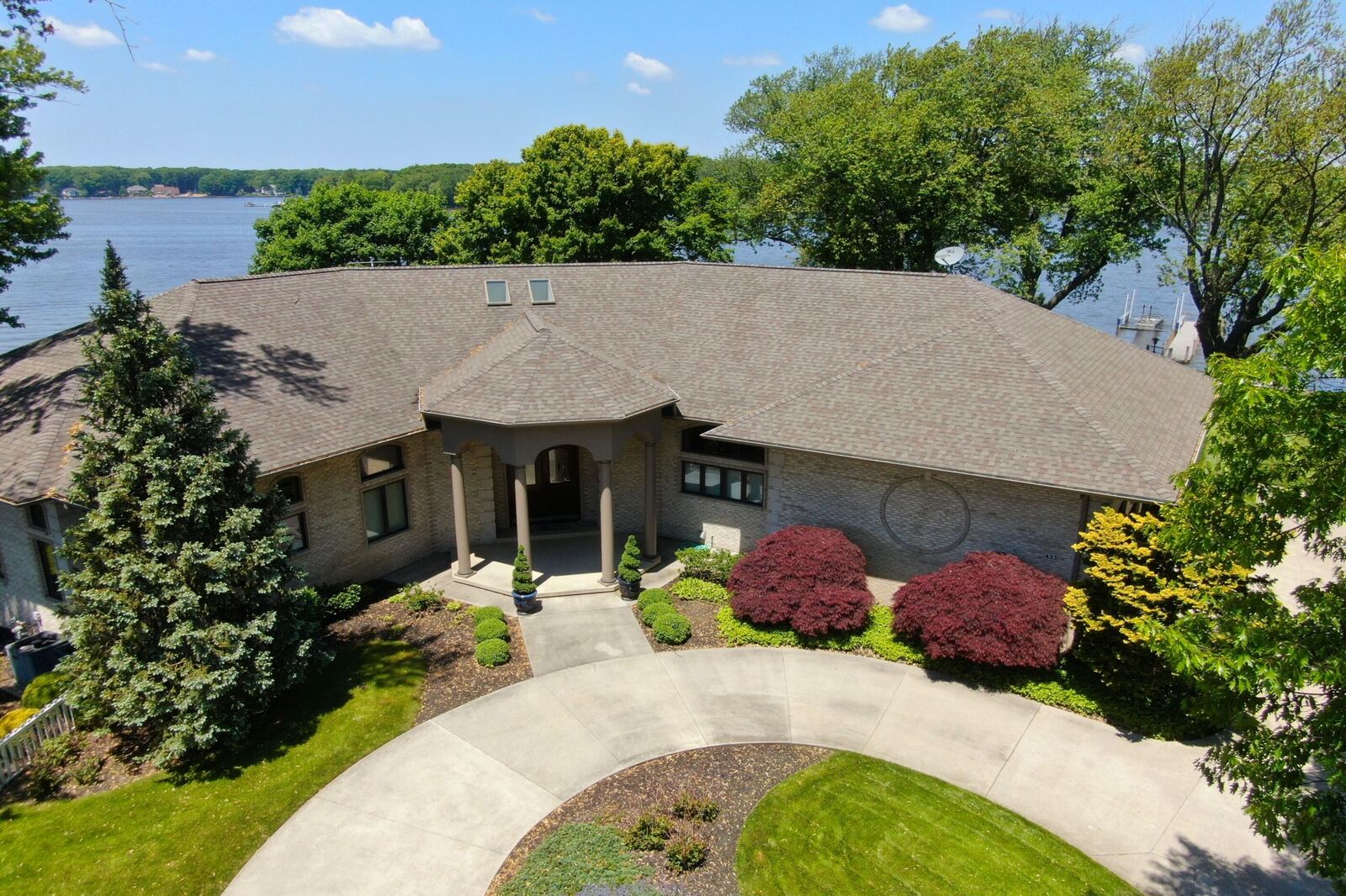 Property Photo:  433 Brecado Court  MI 49423 