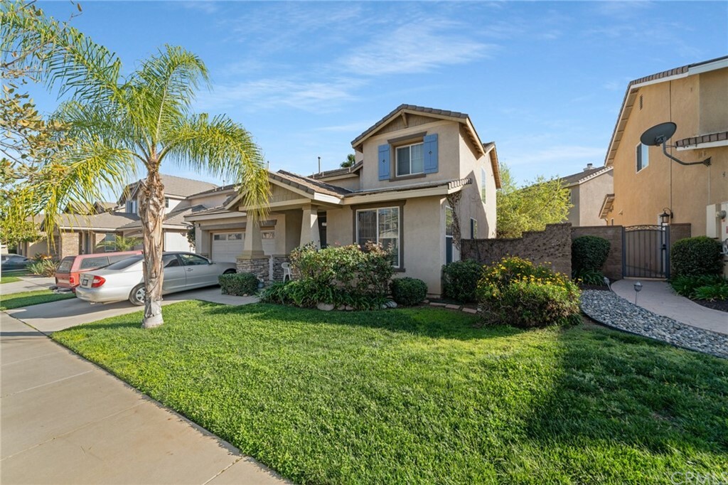 Property Photo:  10817 Rosemary Way  CA 92883 