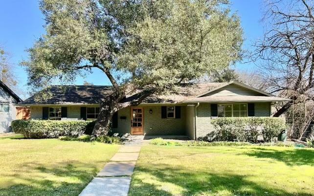 Property Photo:  6361 Saratoga Circle  TX 75214 