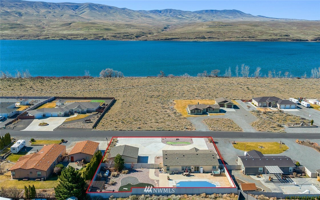 Property Photo:  419 Lakeside Way SW  WA 99349 