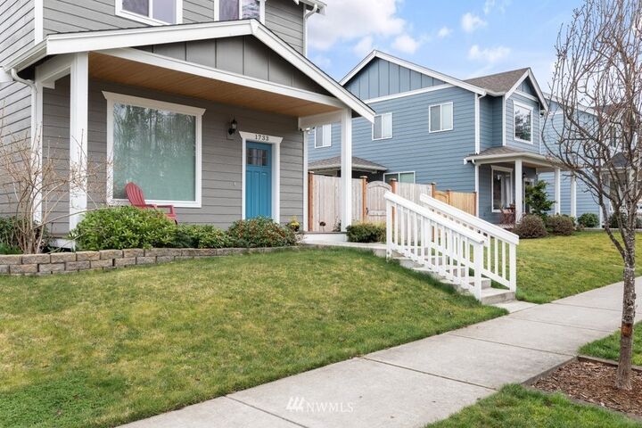 Property Photo: 1733 NW 6th Avenue WA 98277