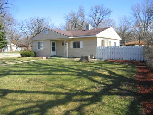 Property Photo: 41 Sparrow Court IL 60110