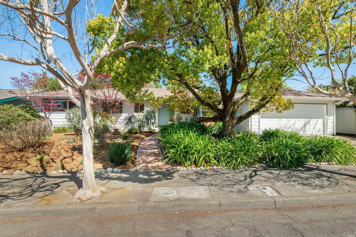 Property Photo:  2433 Melbrook Way  CA 95405 