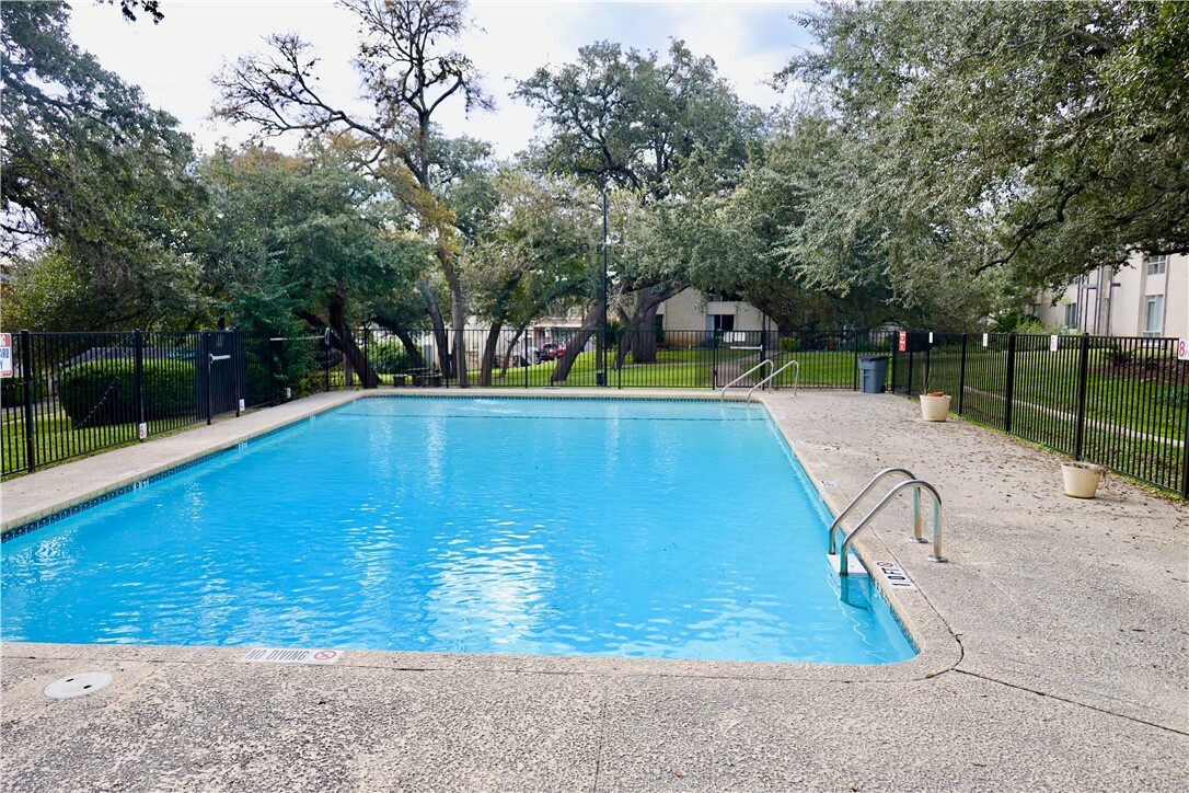 Property Photo:  5330 Balcones Drive B  TX 78731 