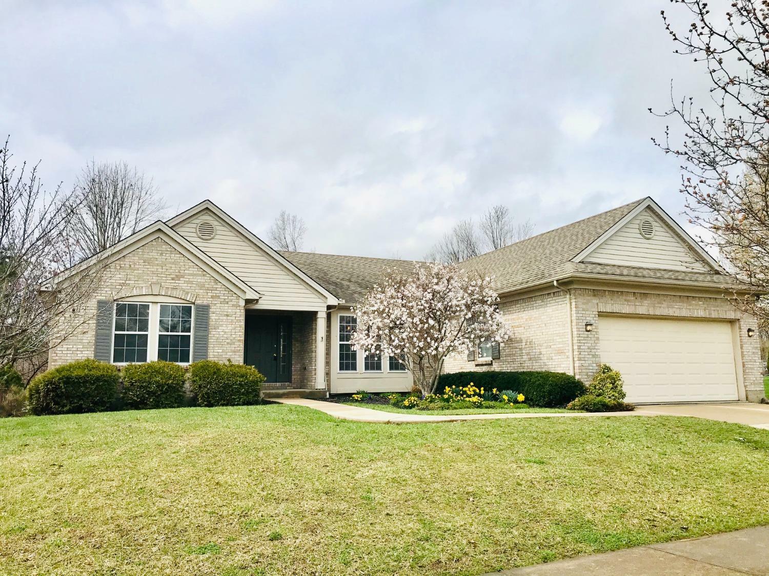 Property Photo: 7961 Laurelwood Dr OH 45039