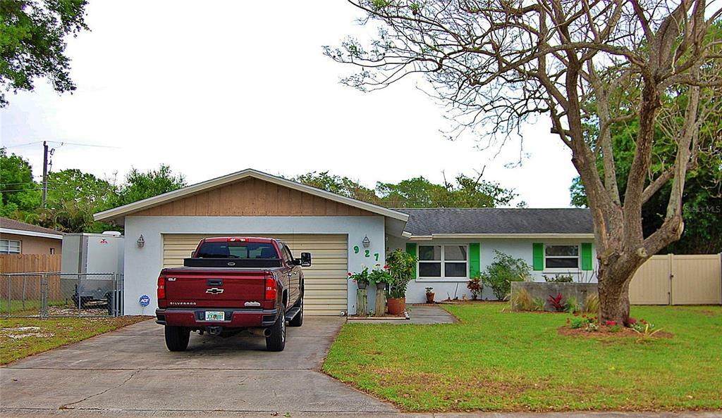 Property Photo: 927 68th Street NW FL 34209