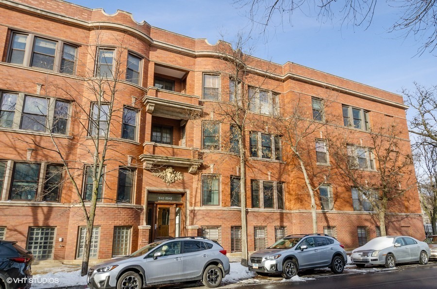 Property Photo:  2540 N Sacramento Avenue 3  IL 60647 