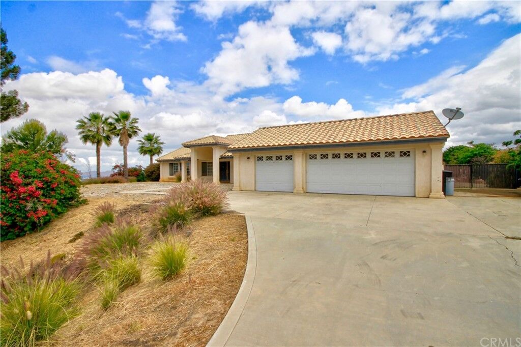 Property Photo:  16168 Pick Place  CA 92504 