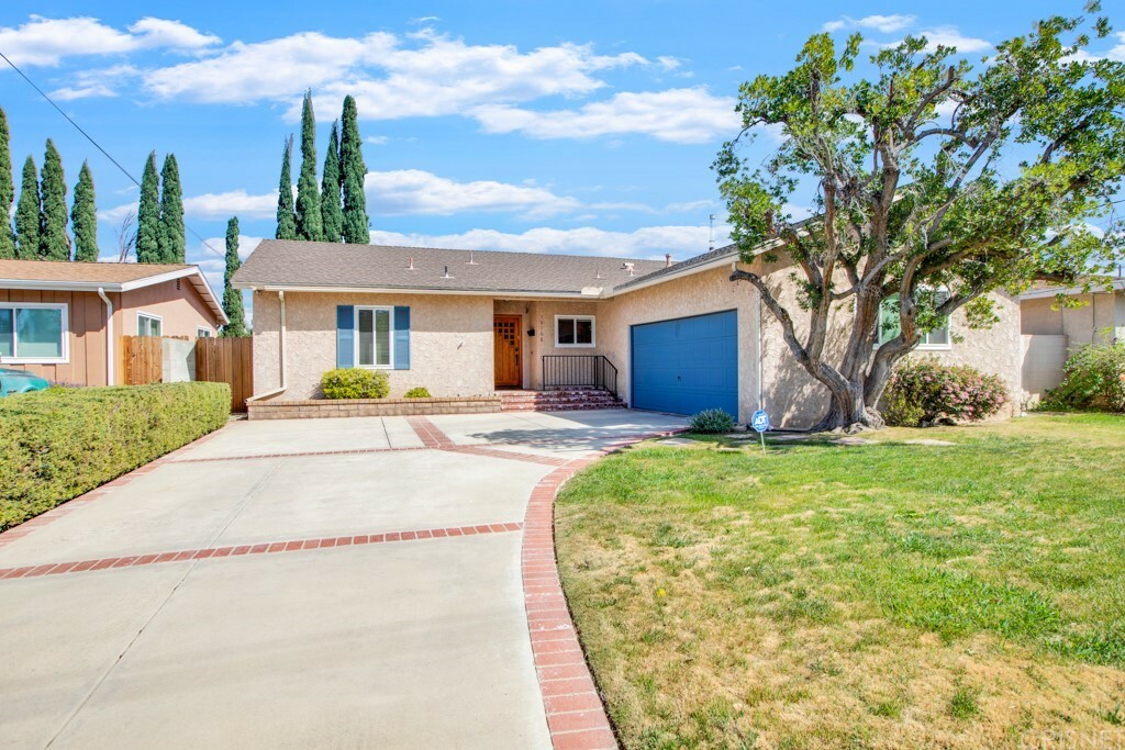 Property Photo:  10108 Whitaker Avenue  CA 91343 