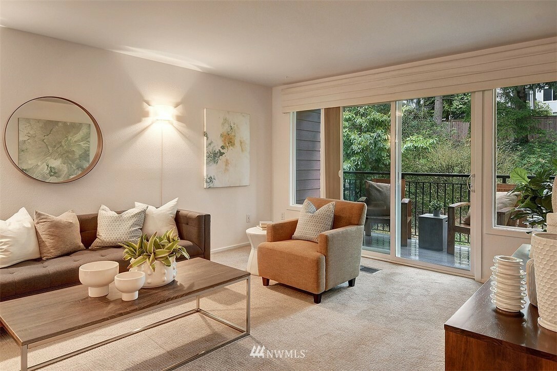 Property Photo: 832 N 161st Place WA 98133