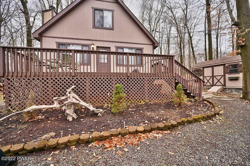 Property Photo:  1009 Deer Field Court  PA 18436 