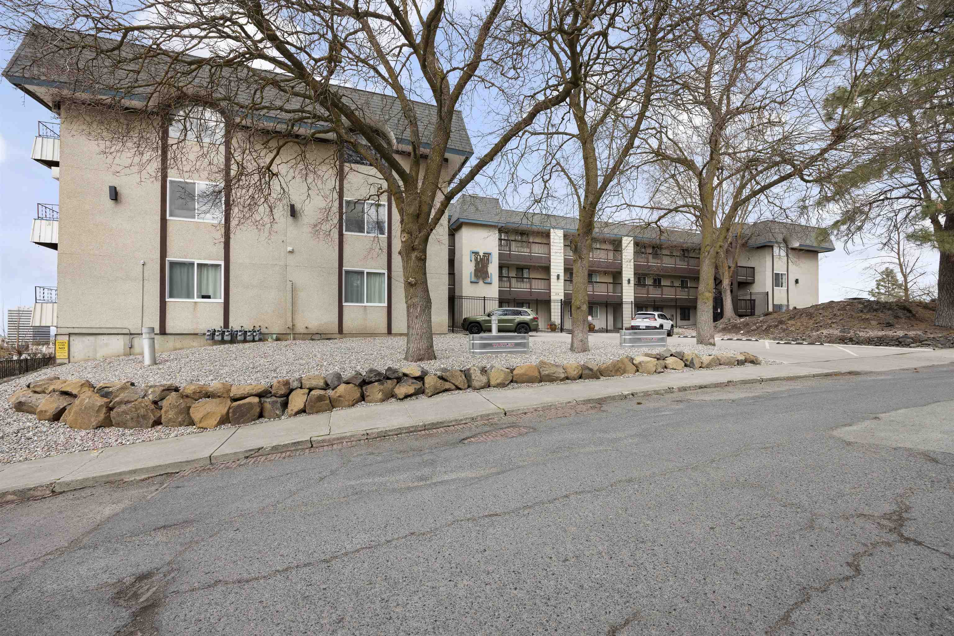 Property Photo: 214 W 6th Ave #203 WA 99204