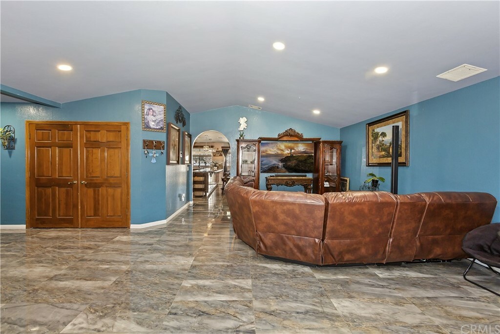 Property Photo: 11462 Locust Avenue CA 92345