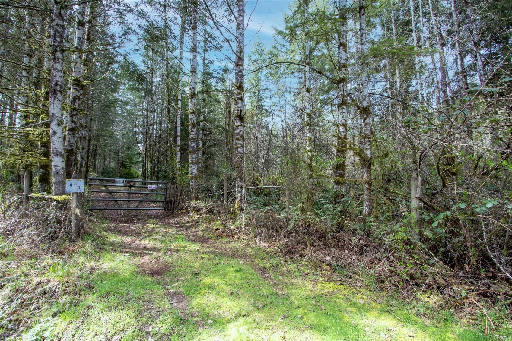 Property Photo:  814 195th Avenue SW  WA 98349 