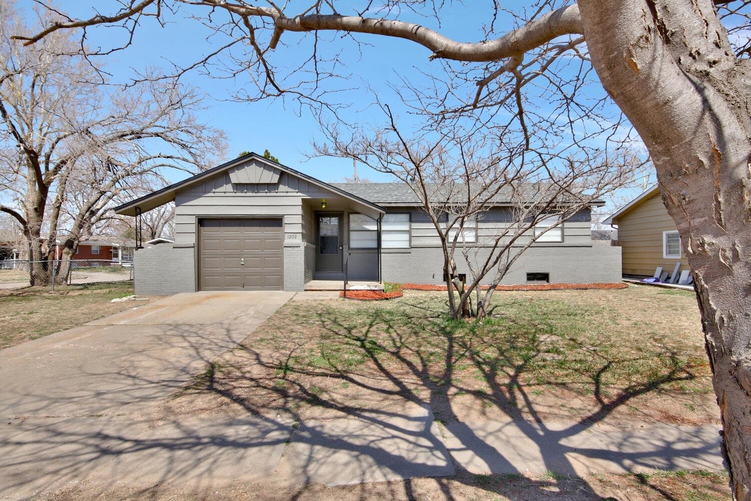 Property Photo:  1202 E Galena St  KS 67216 