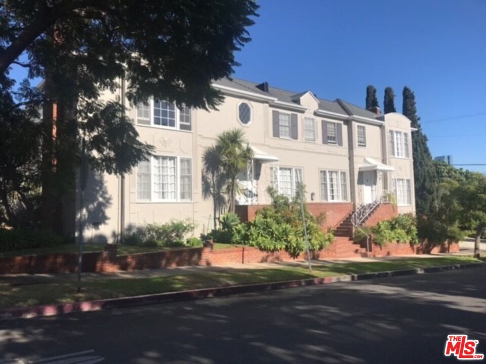 Property Photo:  1308   Warnall Ave  CA 90024 