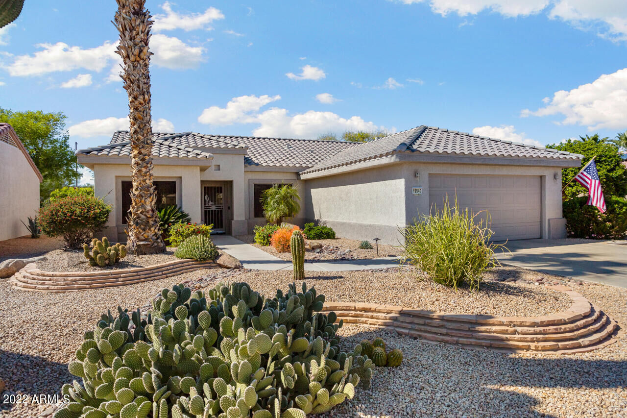 Property Photo: 19540 N Hidden Canyon Drive AZ 85374