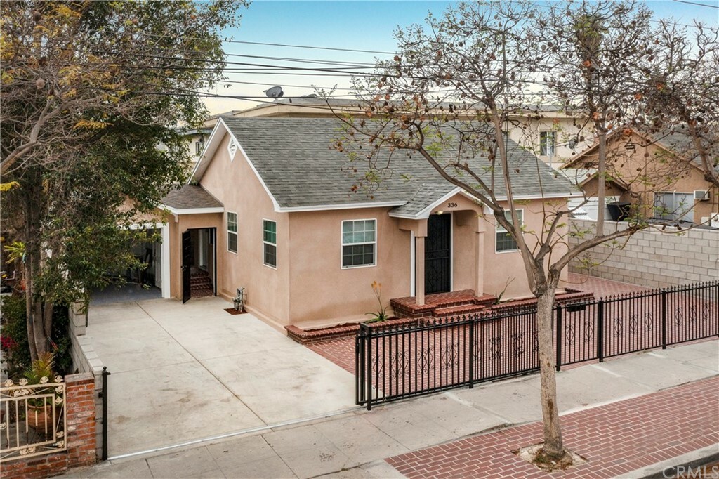 Property Photo:  336 W 17th Street  CA 90813 