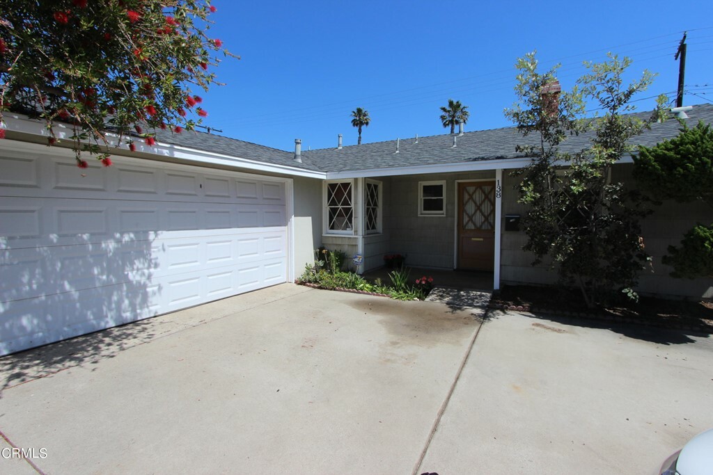 Property Photo:  138 S Ashwood Avenue  CA 93003 