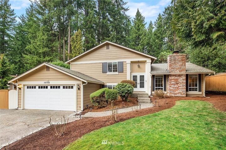 Property Photo:  16708 NE 103rd Place  WA 98052 