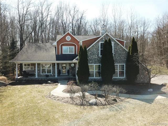 Property Photo: 1938 Wildflower Lane MI 48380