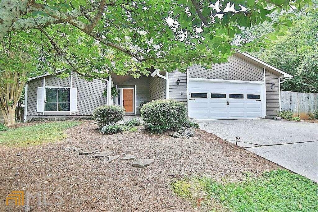 Property Photo: 9800 Lake Forest Way GA 30076