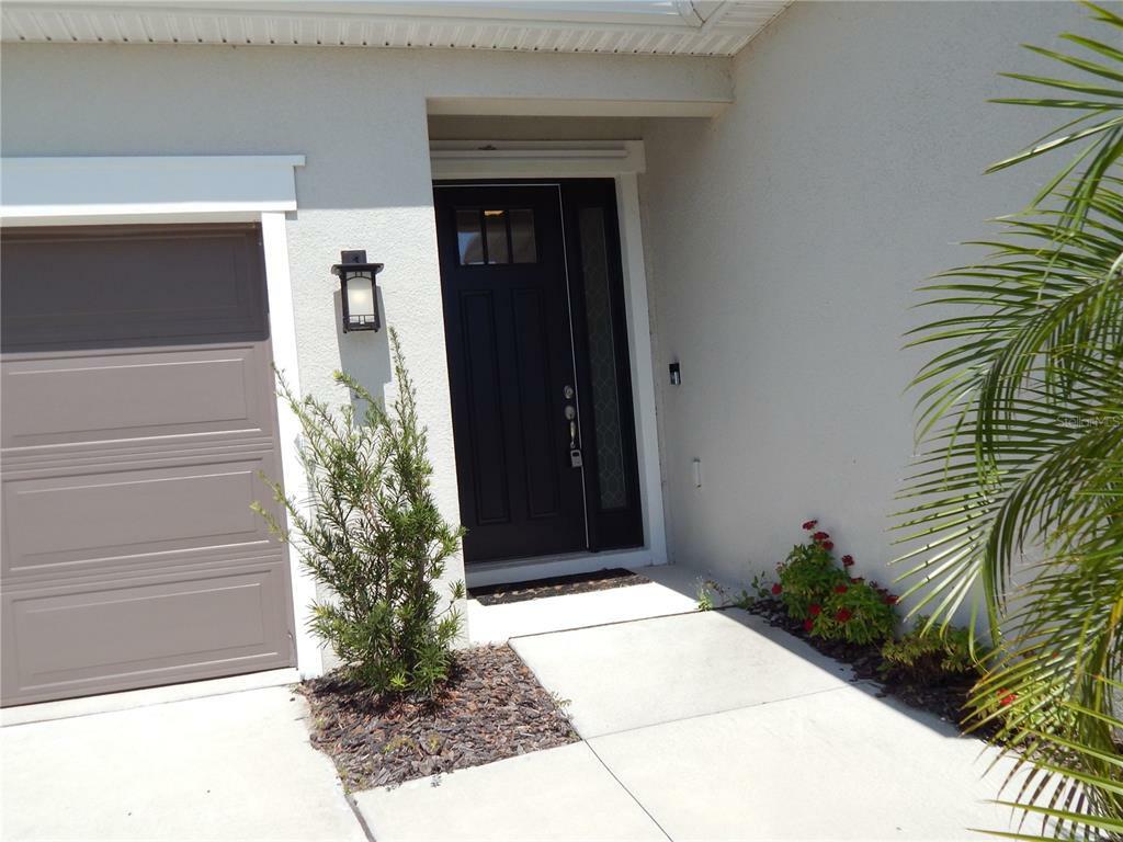 Property Photo: 10421 Macfarlane Place FL 34221