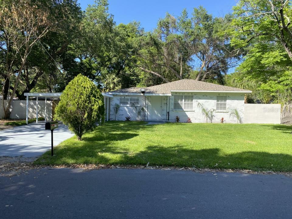 Property Photo:  1504 E McBerry Street  FL 33610 