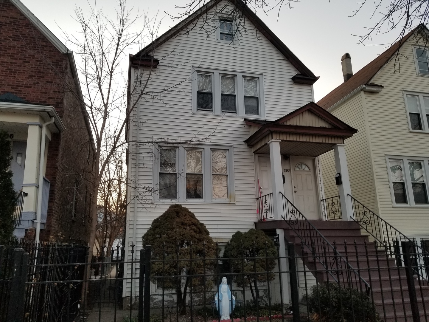 Property Photo: 2338 N Lockwood Avenue IL 60639