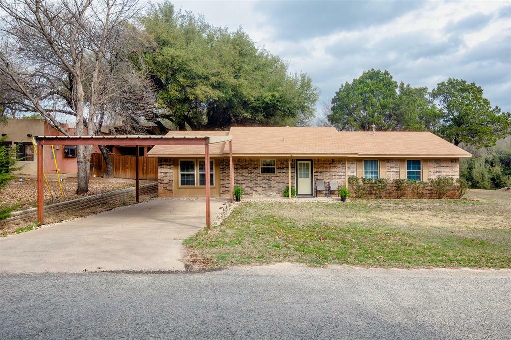 Property Photo:  810 Woodhaven Court  TX 76048 