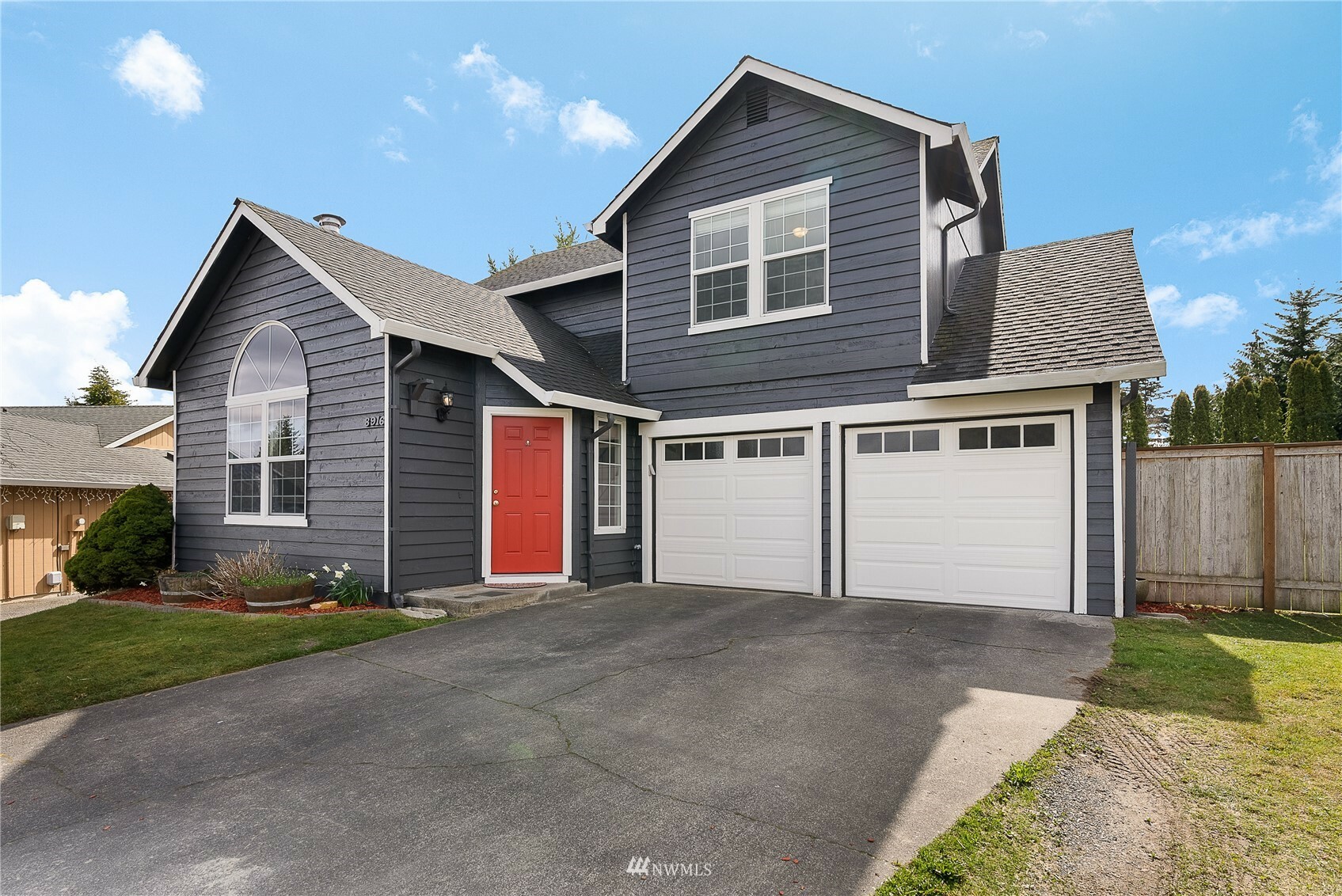 Property Photo:  8916 8th Avenue W  WA 98204 