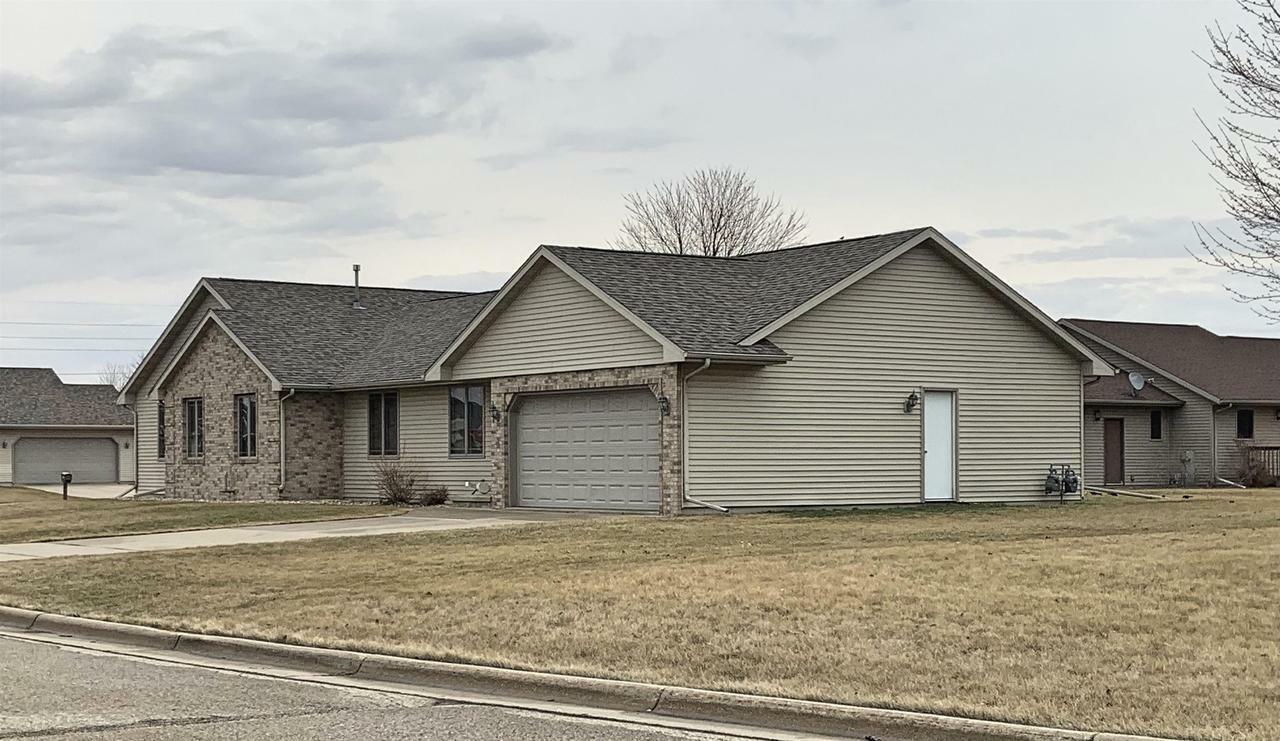 Property Photo:  2320 Stonefield Ln  WI 53546 