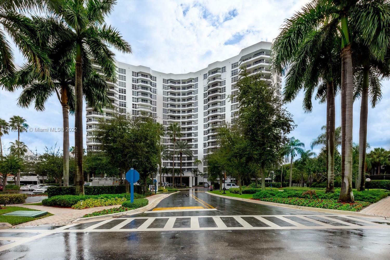 Property Photo:  3600 Mystic Pointe Dr 309  FL 33180 