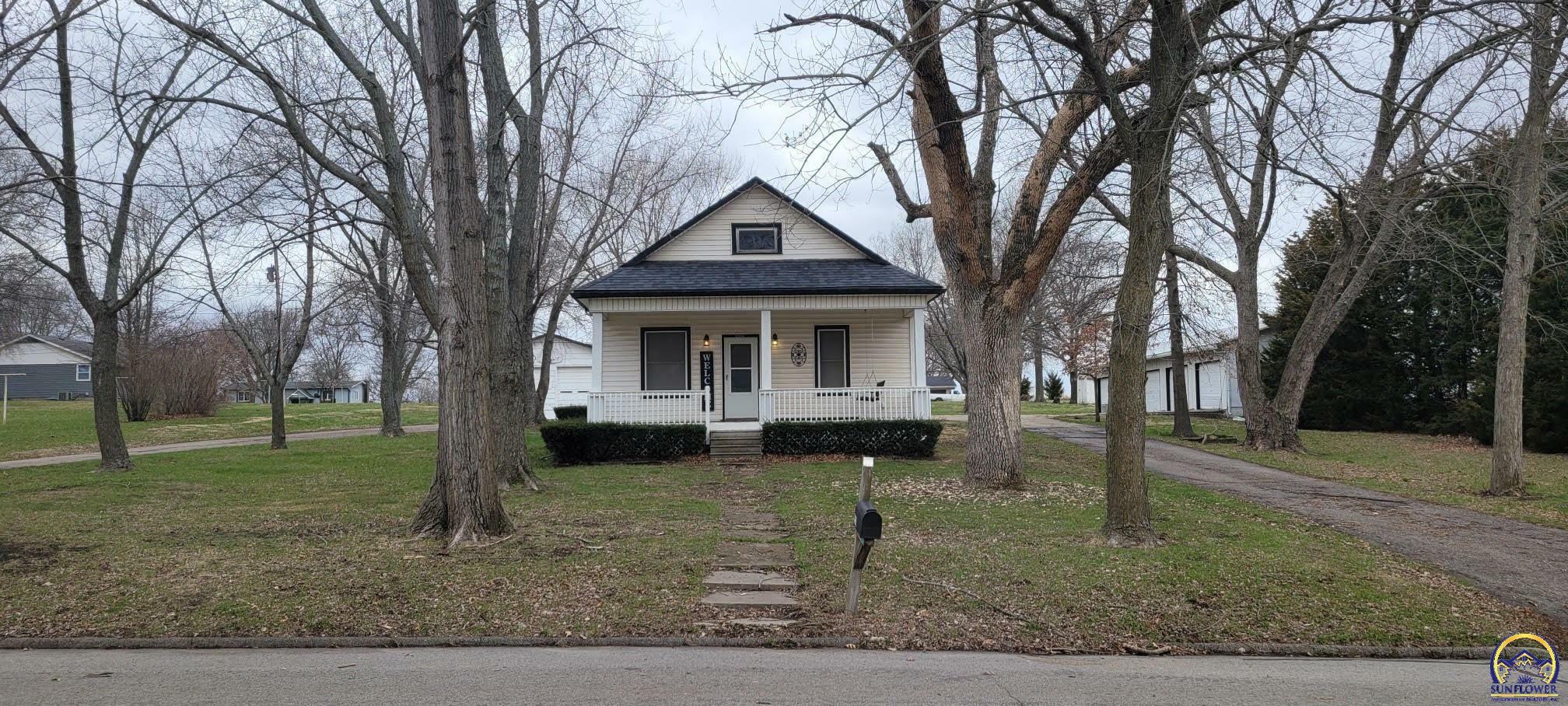 Property Photo:  1510 Linn Street  KS 66088 