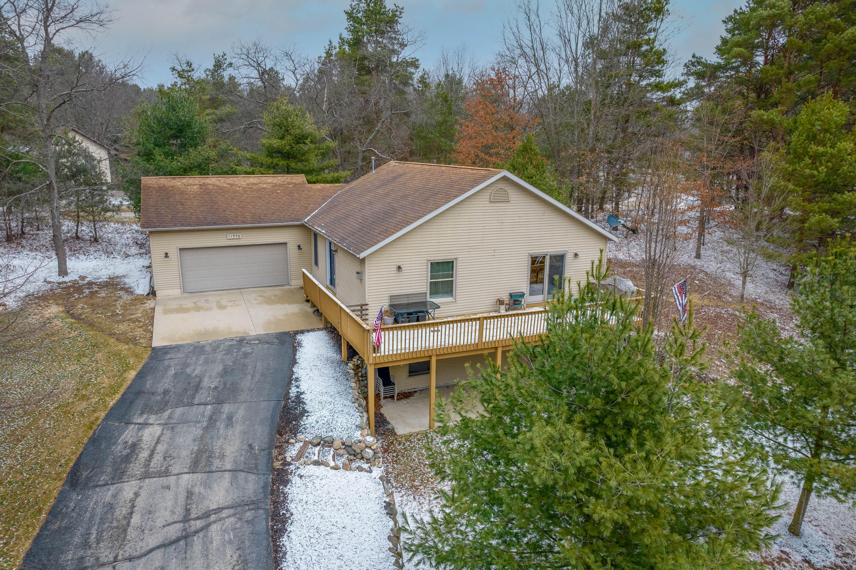 Property Photo: 11779 Broken Arrow Lane MI 49346