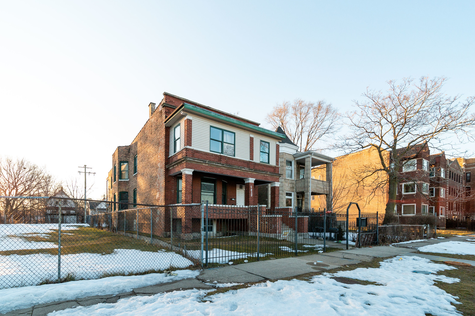 Property Photo:  6828 S Normal Boulevard  IL 60621 