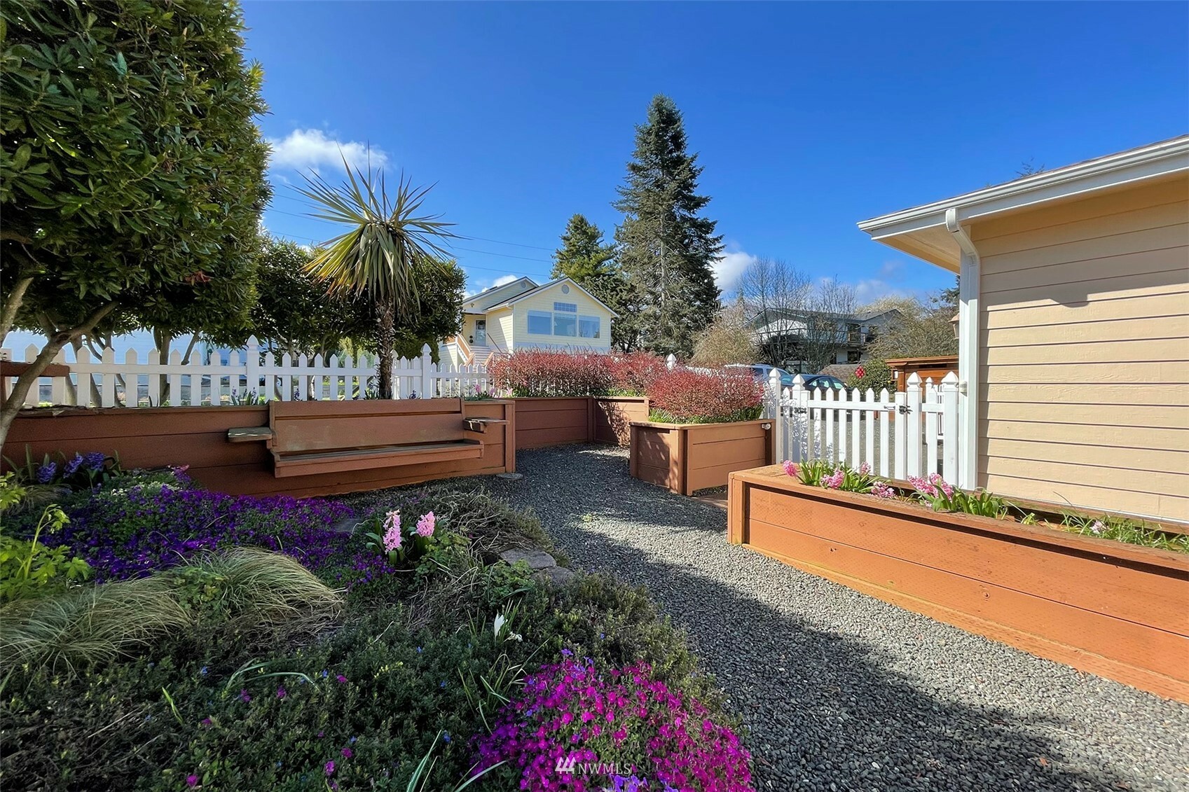 Property Photo:  1820 E 3rd Street  WA 98362 