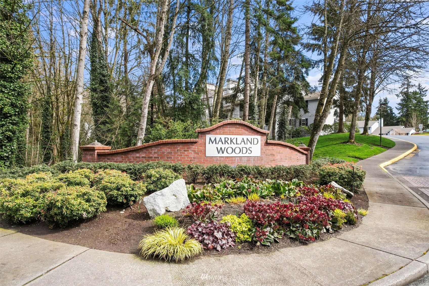 Property Photo:  23335 Cedar Way B-102  WA 98043 