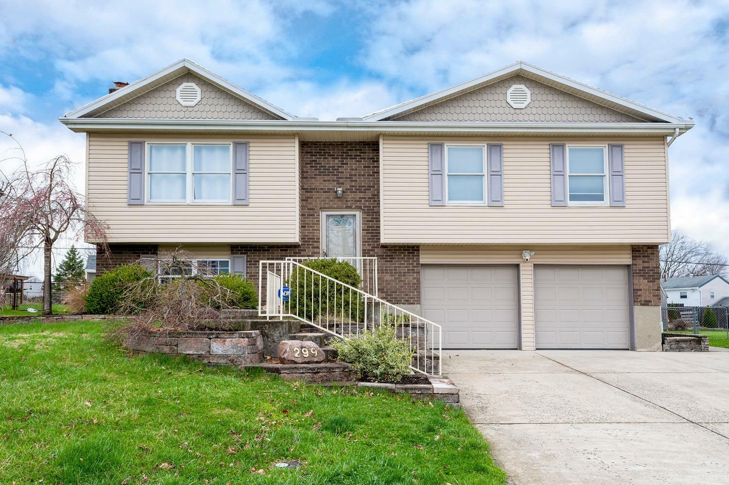 Property Photo: 299 Clareknoll Ct OH 45238