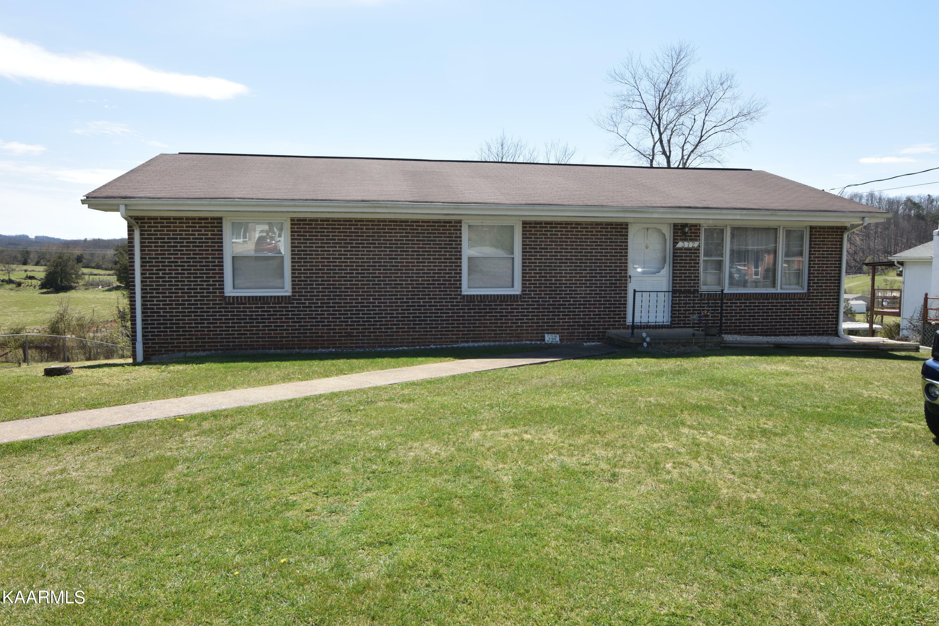 Property Photo: 372 Pine Ridge Rd Rd TN 37618