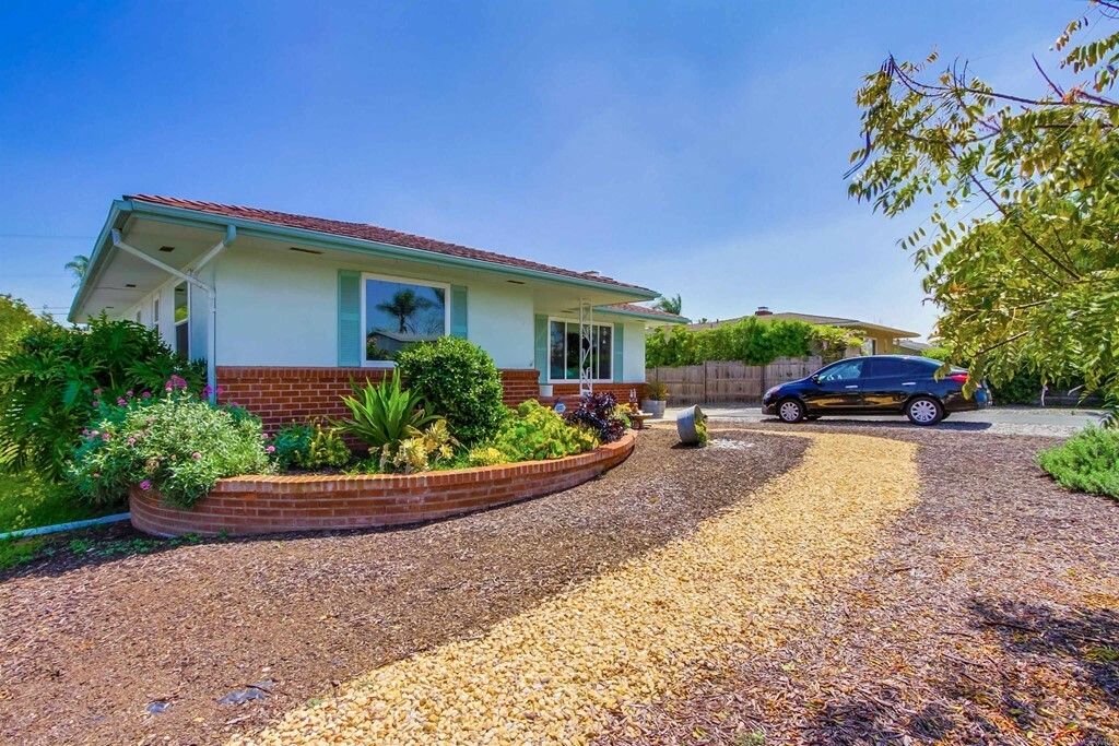 Property Photo:  514 Avalon Drive  CA 92084 