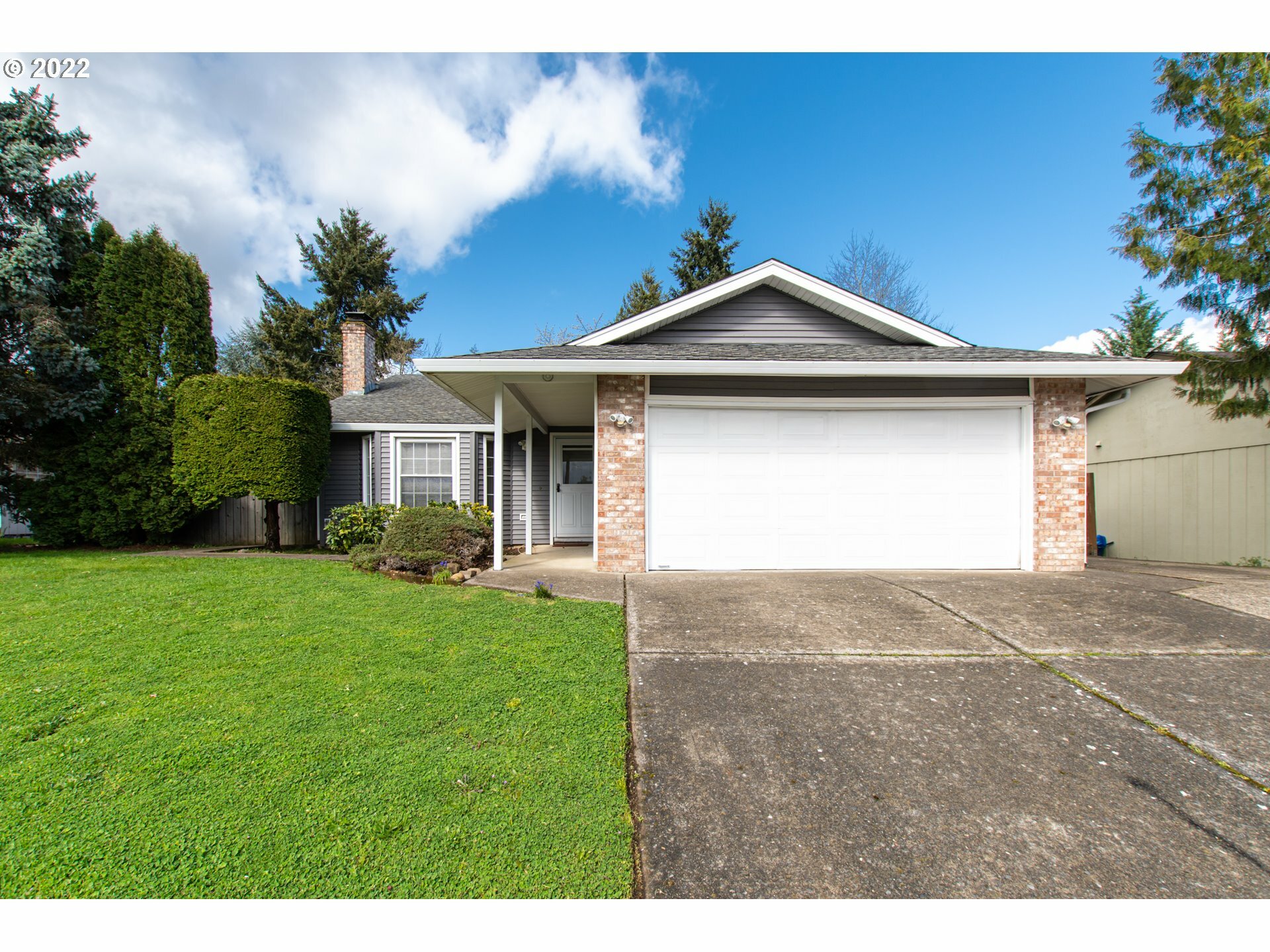 Property Photo:  1600 SE Briarwood Dr  WA 98683 