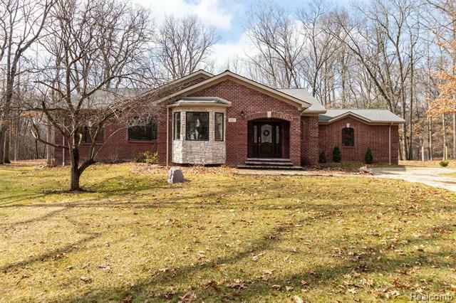 Property Photo:  517 Whims Lane  MI 48306 