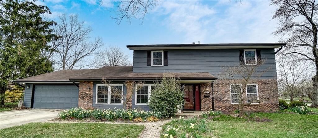 Property Photo: 5200 Honeyleaf Way OH 45424